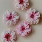 Scrunchies hoa ren ghép phối tone hồng pastel