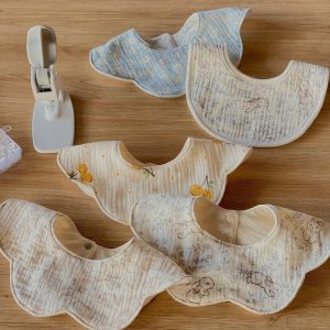 Yếm cổ cho bé